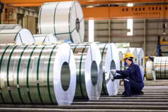 Construction firms face bankruptcy as steel prices soar