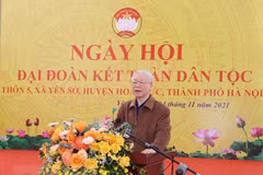 Party leader joins great unity festival in Hanoi's Yen So commune