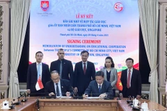 HCM City, Singaporean ministry cooperate in education