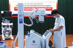 Japan presents medical equipment to Hue Central Hospital