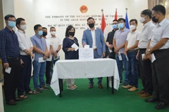 Vietnamese expats in Egypt contribute to vaccine fund