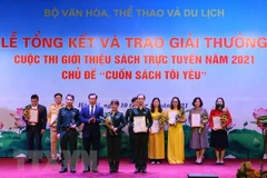 Winners of online book introduction contest honoured
