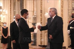 Vietnamese Ambassador presents credential letter to Argentine President
