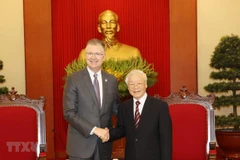 Party General Secretary Nguyen Phu Trong (R) receives outgoing US Ambassador to Vietnam Daniel Kritenbrink (Photo: VNA)