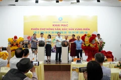 At the opening ceremony of the trade fair (Photo: VNA)