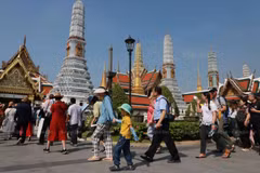 Tourists walk towards Wat Phra Kaeo inside the Grand Palace, which remains one of Thailand’s leading tourist attractions (Photo: Bangkok Post)