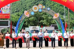 A ceremony to export red-fleshed dragon fruit products to the Italian market in Son La province on June 21. (Photo: nhandan.vn)