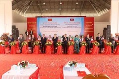 At the ribbon cutting ceremony (Photo: VNA)