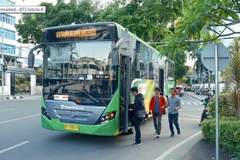 Developing public transport services is a national key programme of Indonesia to reduce traffic congestion and save national and people's resources. (Photo: itdp-indonesia.org)