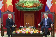 Vietnamese Party General Secretary To Lam (R) meets with Cambodian King Norodom Sihamoni in Hanoi on November 28. (Photo: VNA)