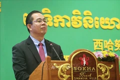 Preah Sihanouk Governor Mang Sineth speaks at the event (Photo: VNA)