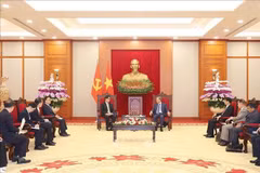 Party General Secretary and State President To Lam (right) receives Chang Ho-jin, Special Advisor on Foreign Affairs and Security to the President of the Republic of Korea, in Hanoi on October 15. (Photo: VNA)
