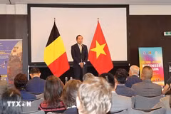 Vietnamese Ambassador to Belgium and head of the Vietnamese Delegation to the EU Nguyen Van Thao addresses the forum (Photo: VNA)