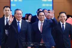 Vietnamese Prime Minister holds talks with Chinese Premier