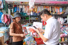 Bringing traditional retailers into digital space