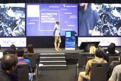 An overview of a conference held at the event (Photo: VNA)