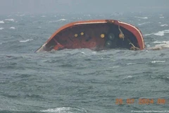 Motor tanker Terranova sinks off Manila (Photo: MSN)