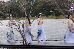 Ao dai fashion show on lake impresses spectators