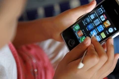 HCM City scrutinises pre-paid mobiles
