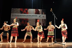 Vietnamese students introduced to Maori dance