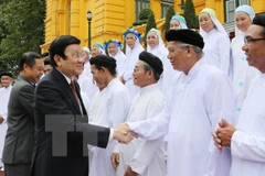 President greets Cao Dai followers on founding anniversary 