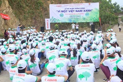 Canon Vietnam launches Shan Tuyet tea tree planting