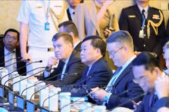 Deputy Defence Minister Sen. Lt. Gen. Hoang Xuan Chien (front, third from right) at Shangri-La Dialogue 2024 (Photo: VNA)