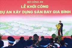 PM Pham Minh Chinh addresses the groundbreaking ceremony for Gia Binh Airport in Bac Ninh province on December 10. (Photo: VNA)