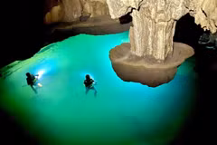A new lake has been discovered inside the pristine Thung Cave within the World’s Natural Heritage Phong Nha-Ke Bang National Park in Quang Binh province. (Photo courtesy of Quangbinh Tourism)