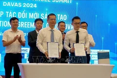 The Da Nang Department of Science and Technology and KILSA Global sign a cooperation deal at the Da Nang Venture and Angel Summit (DAVAS) 2024 on May 31. (Photo: VNA)