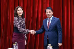 Minister of Public Security Sen. Lt. Gen. Luong Tam Quang (right) and UN Resident Coordinator in Vietnam Pauline Tamesis at their meeting in Hanoi on July 18 (Photo: VNA)