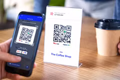 Mobile phone, QR code payments soar in popularity