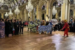 Vietnamese Embassy in France holds New Year gathering