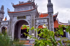 Exploring sacred sites on Truong Sa 