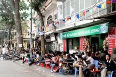 Roadside cafes in Hanoi 