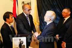 Vietnamese leaders pay homage to Cuban leader Fidel Castro