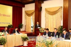 PM talks with religious dignitaries, followers nationwide