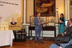 Int’l friends praise Party leader’s book on socialism in Vietnam