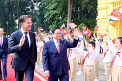 PM chairs welcome ceremony for Dutch counterpart