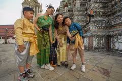 Thailand rolls out measures to seek return of tourists 