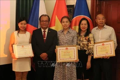 Individuals commended for preserving Vietnamese language in Czech Republic