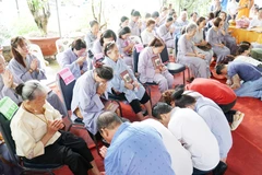 Vietnamese people in Laos hold Vu Lan festival