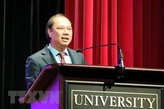 Ambassador talks to lecturers, students of University of Virginia
