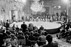 Symposium talks significance, lessons of Paris Peace Accords