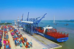Import-export turnover across northern border soars
