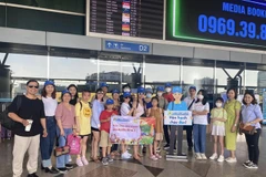 18,000 tourists spend 18.3 mln USD on outbound tours during Tet