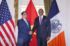 PM meets with New York Mayor, opens Nasdaq trading session