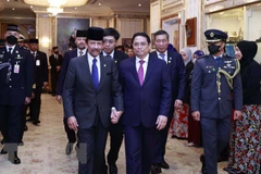 Prime Minister holds talks with Sultan of Brunei