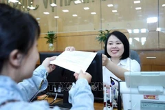 Committee asks for urgent solutions to speed up administrative reform