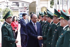 President examines Dak Lak border guard force’s combat readiness ahead of Tet